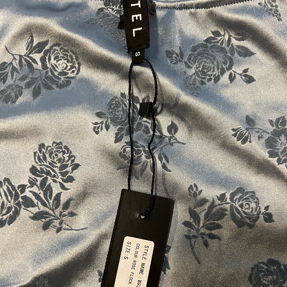 NWT Motel Rocks Silky Mini Skirt - Picture 2 of 3